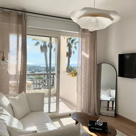 Apartment Chez Ophelie, Mer Et Piscine Saint-Raphael (Var)