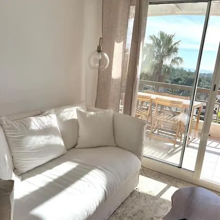 Apartment Chez Ophelie, Mer Et Piscine Saint-Raphael (Var)